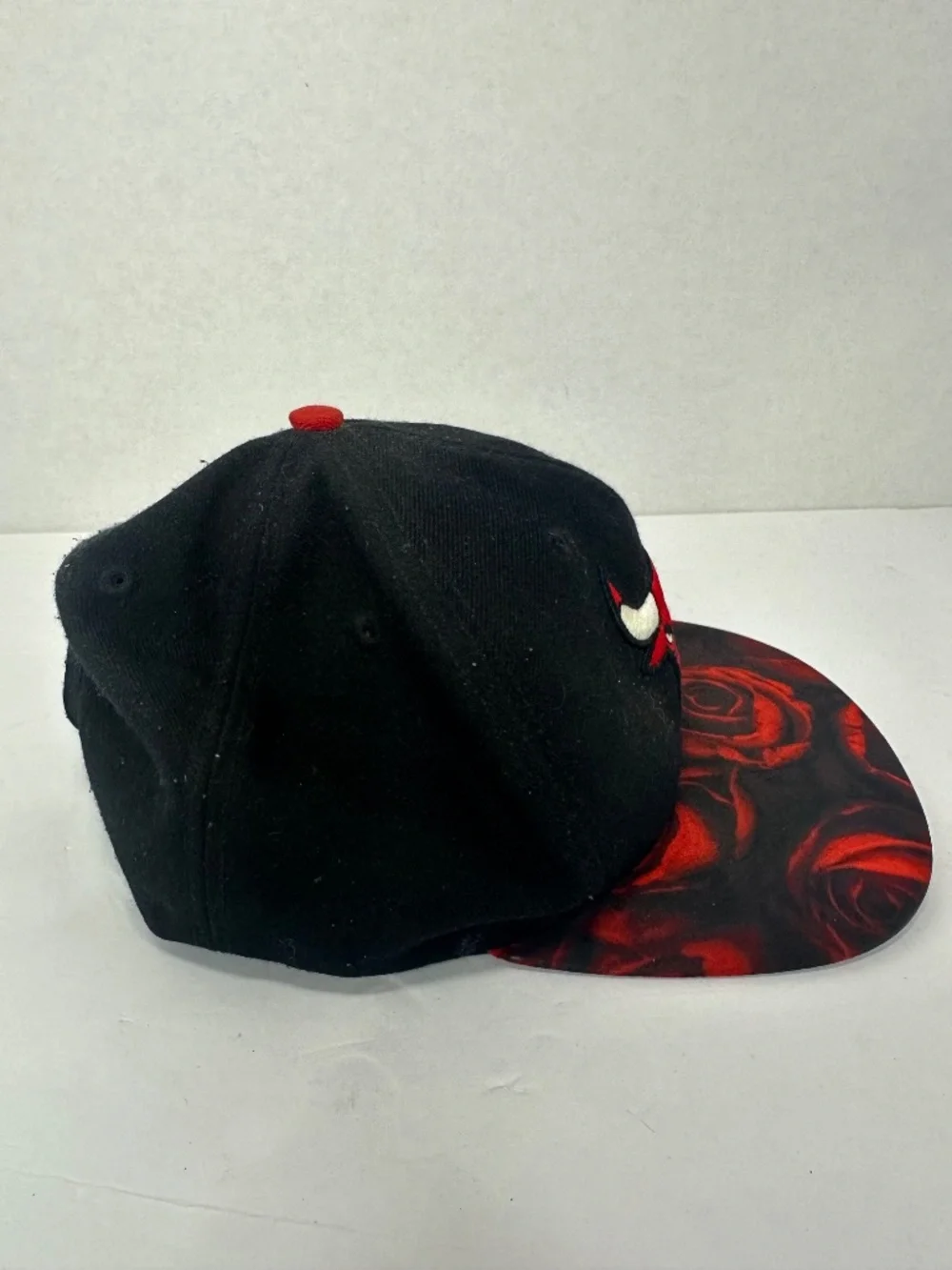 Adidas Chicago Bulls NBA Snapback Hat with Red Rose Graphic Brim